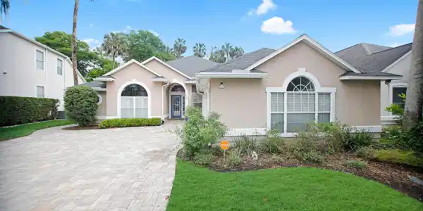120 OCEAN'S EDGE Drive