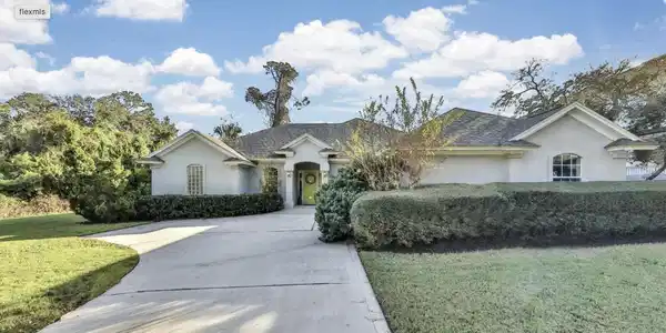 34 PHILLIPS Avenue