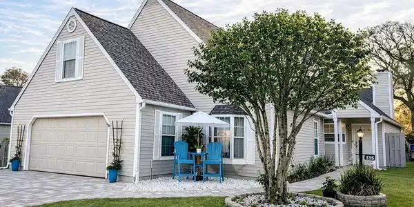 385 VILLAGE Drive