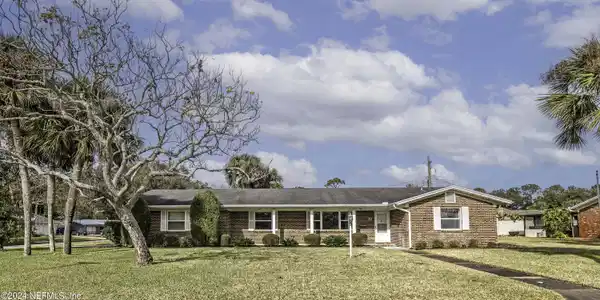 12 GRANDVIEW Road