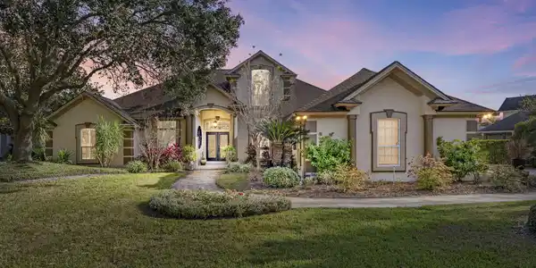 352 S NINE Drive
