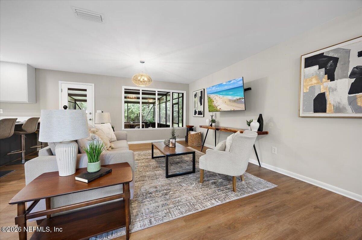 Image 4: 04-Living Room