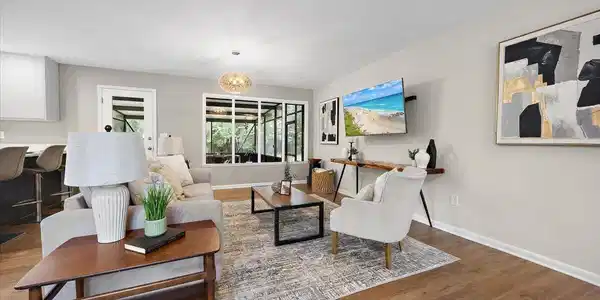 Image 4: 04-Living Room