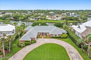 16 LA VISTA DR