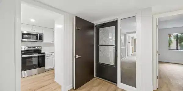 Image 3: 2-web-or-mls-2109 Beachwood Rd (3 of 29)