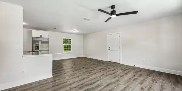 Image 2: 4-web-or-mls-552 Sunset Rd (11 of 26)