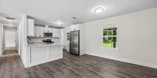 Image 4: 6-web-or-mls-552 Sunset Rd (13 of 26)