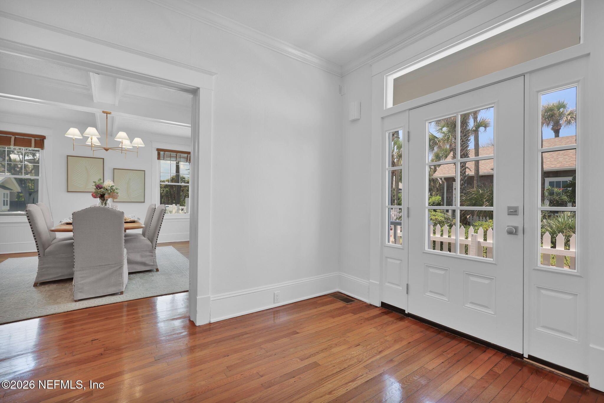 Image 3: Front Entry