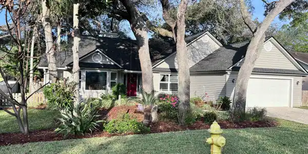 49 LEE DR