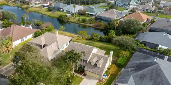 874 LAGUNA Drive