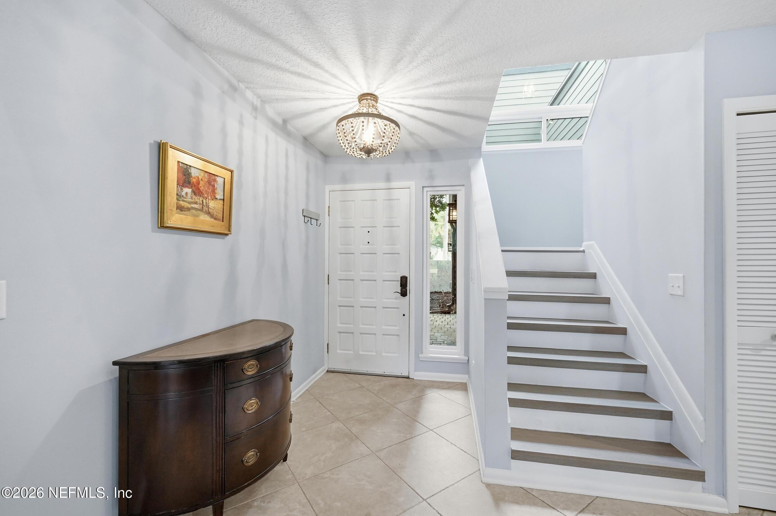 Image 3: 27 lake julia dr n-003