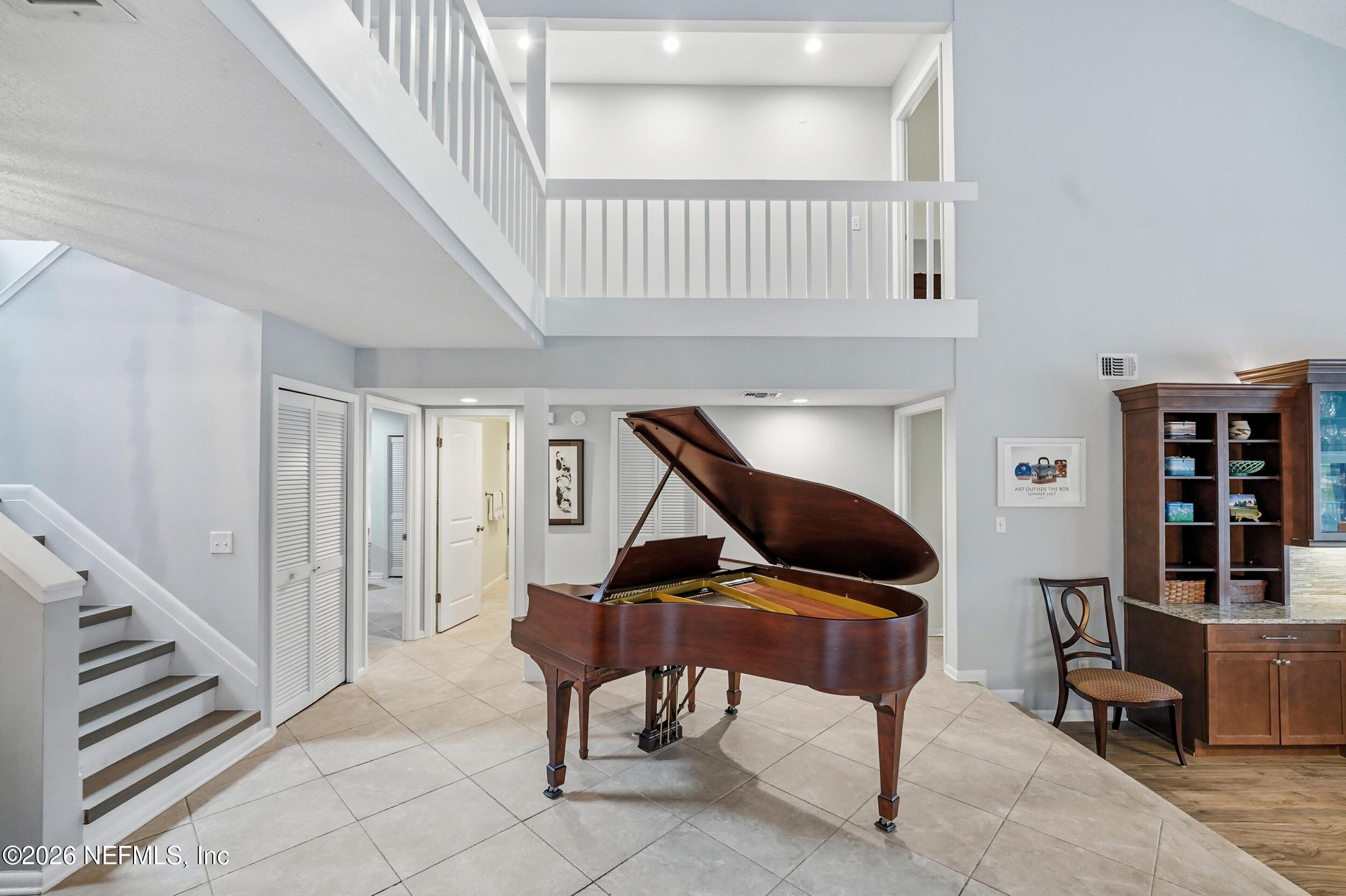 Image 4: 27 lake julia dr n-004