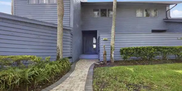 Image 2: Front Entrance