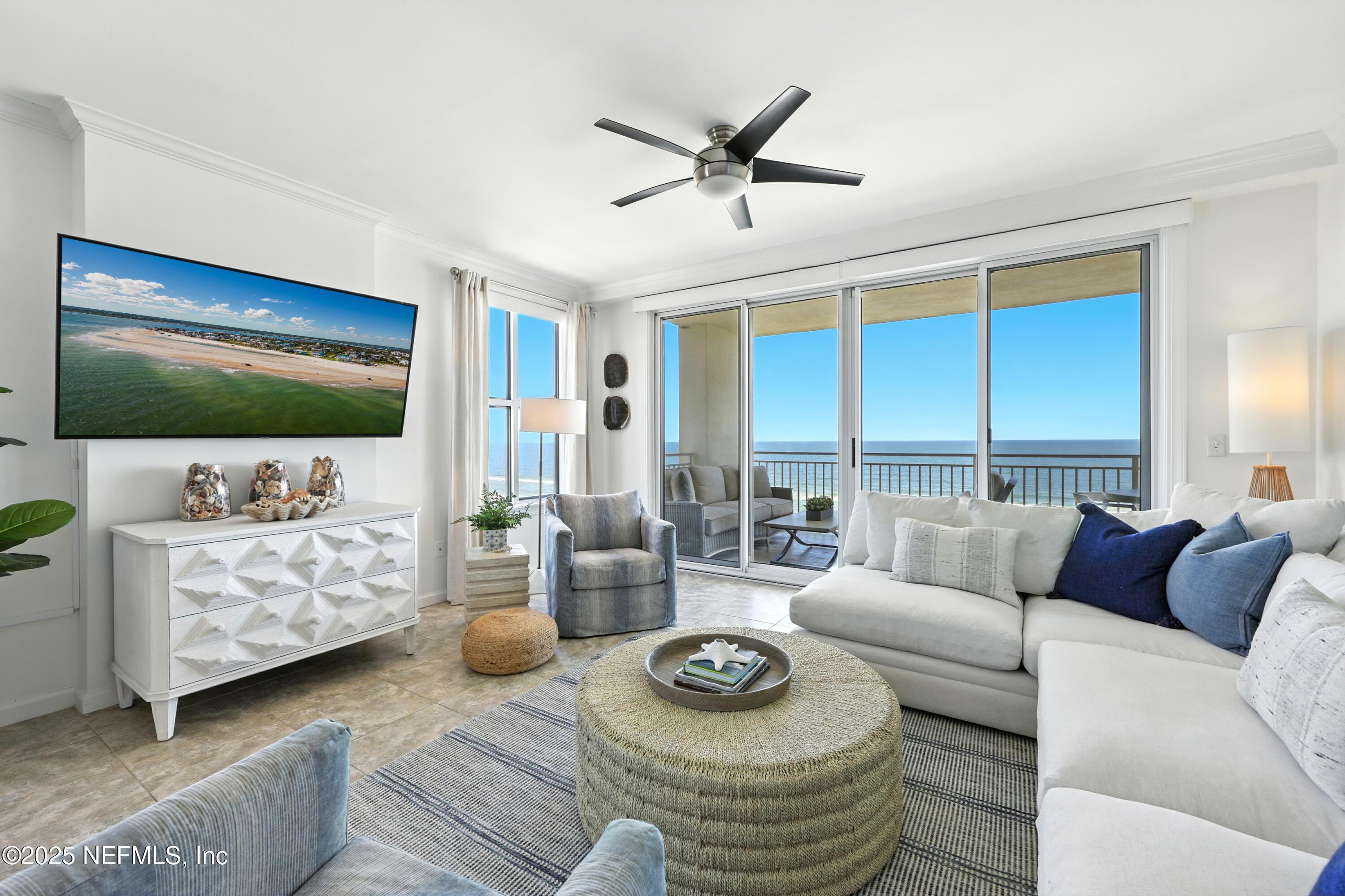 Image 1: The Real Estateographers_008