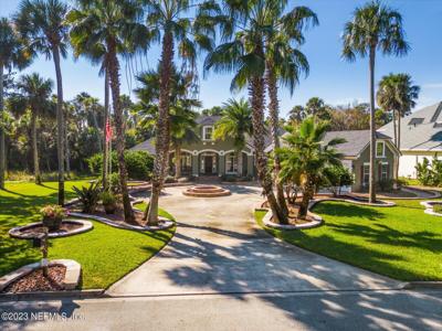 225 ISLE WAY