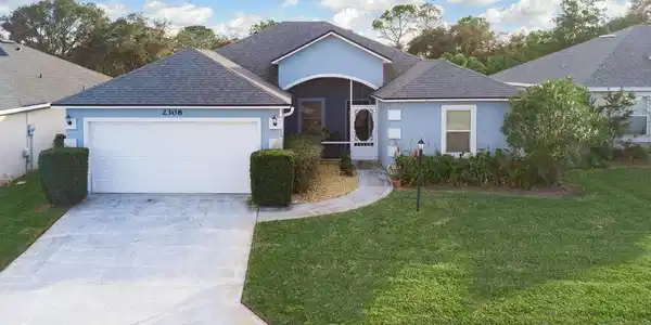 2308 COMMODORES CLUB Boulevard