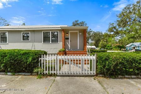 103 S 14TH Street