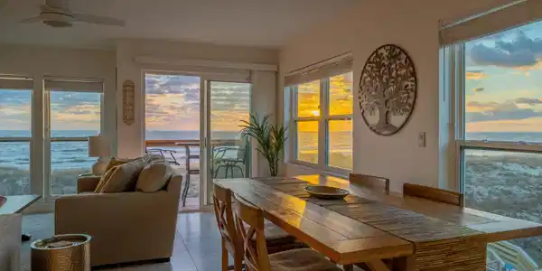 Image 4: Main Floor View