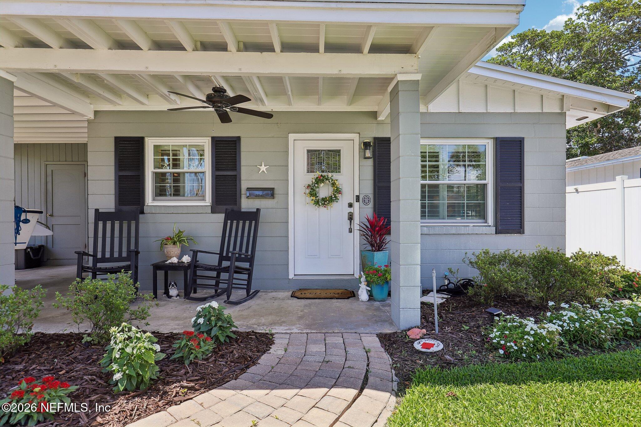 Image 4: Covered Front Porch