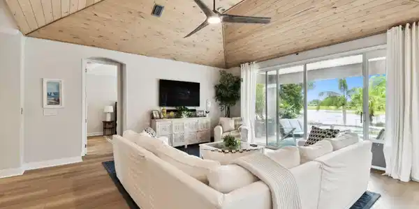 2900 ANTIGUA Drive