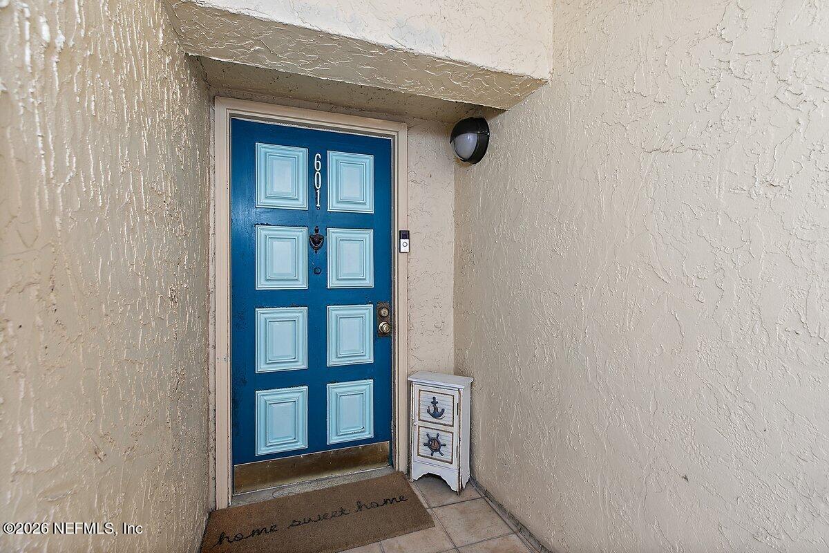 Image 3: Entry