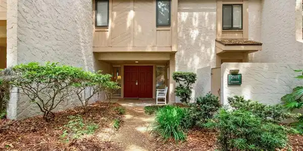 2101 BEACH WOOD Road