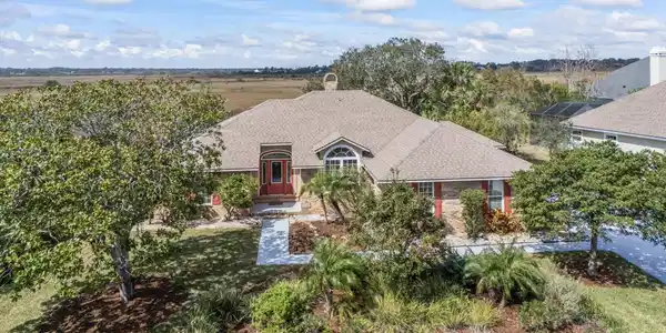 328 MARSH POINT Circle