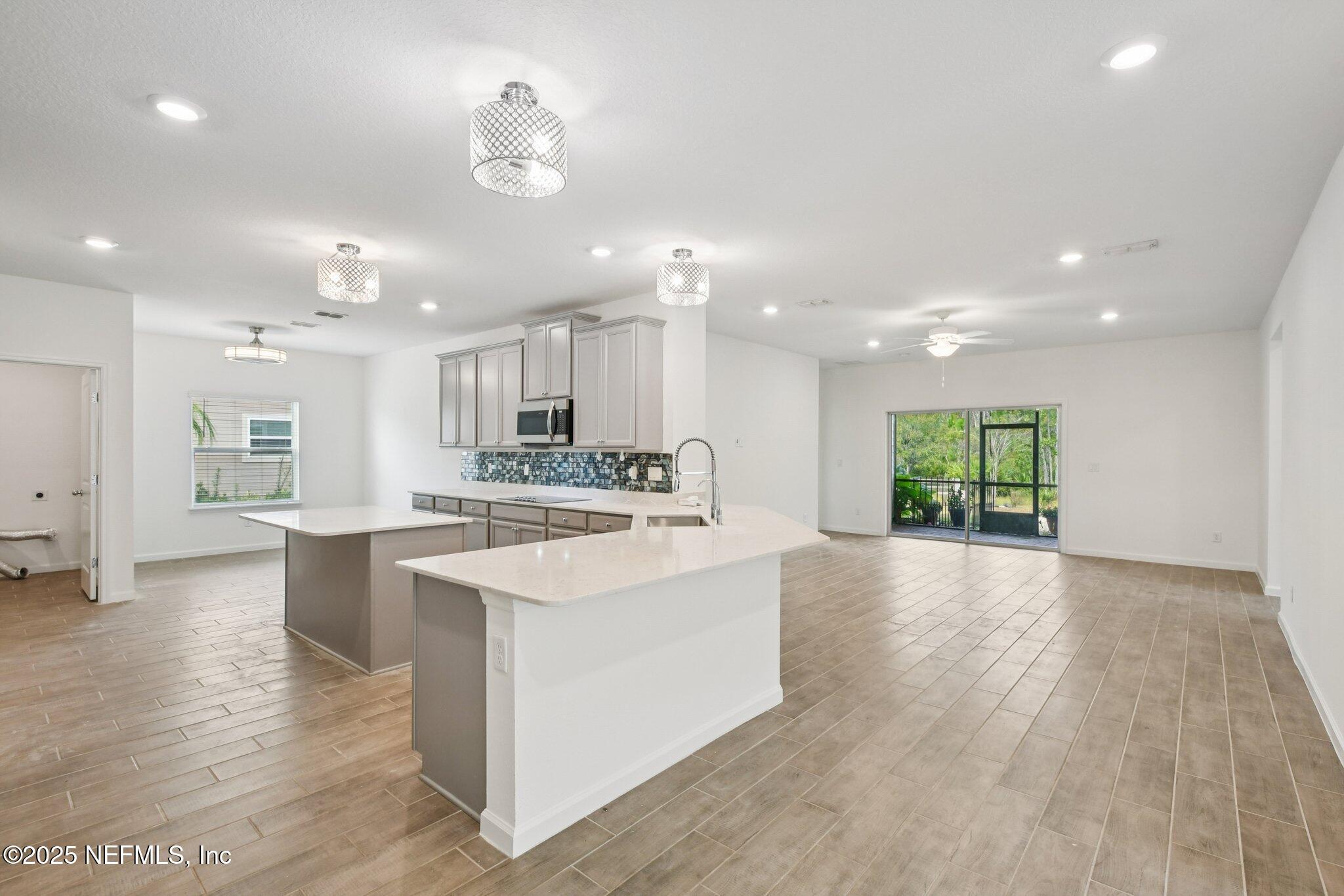 Image 3: 15-web-or-mls-Fall River Pkwy-S1011-015