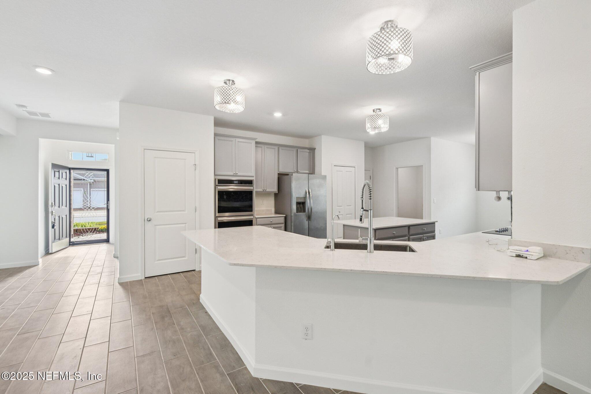 Image 4: 16-web-or-mls-Fall River Pkwy-S1011-016