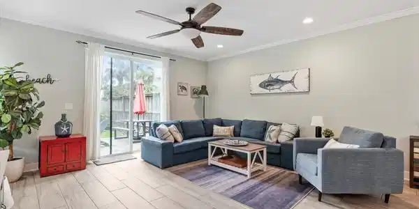 Image 2: Living Room
