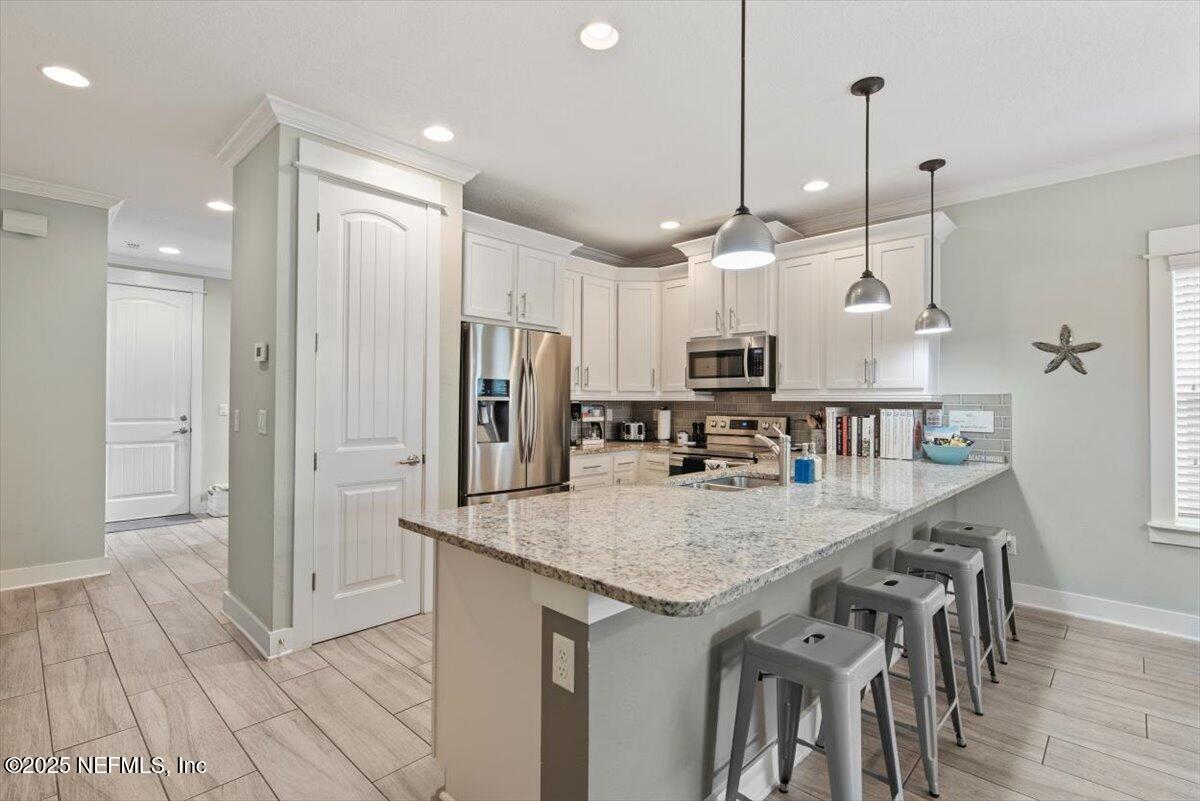 Image 3: Kitchen