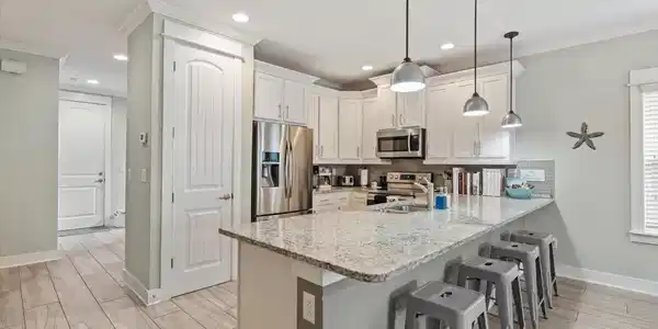 Image 3: Kitchen