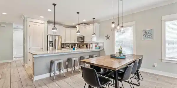 Image 4: Dining Room