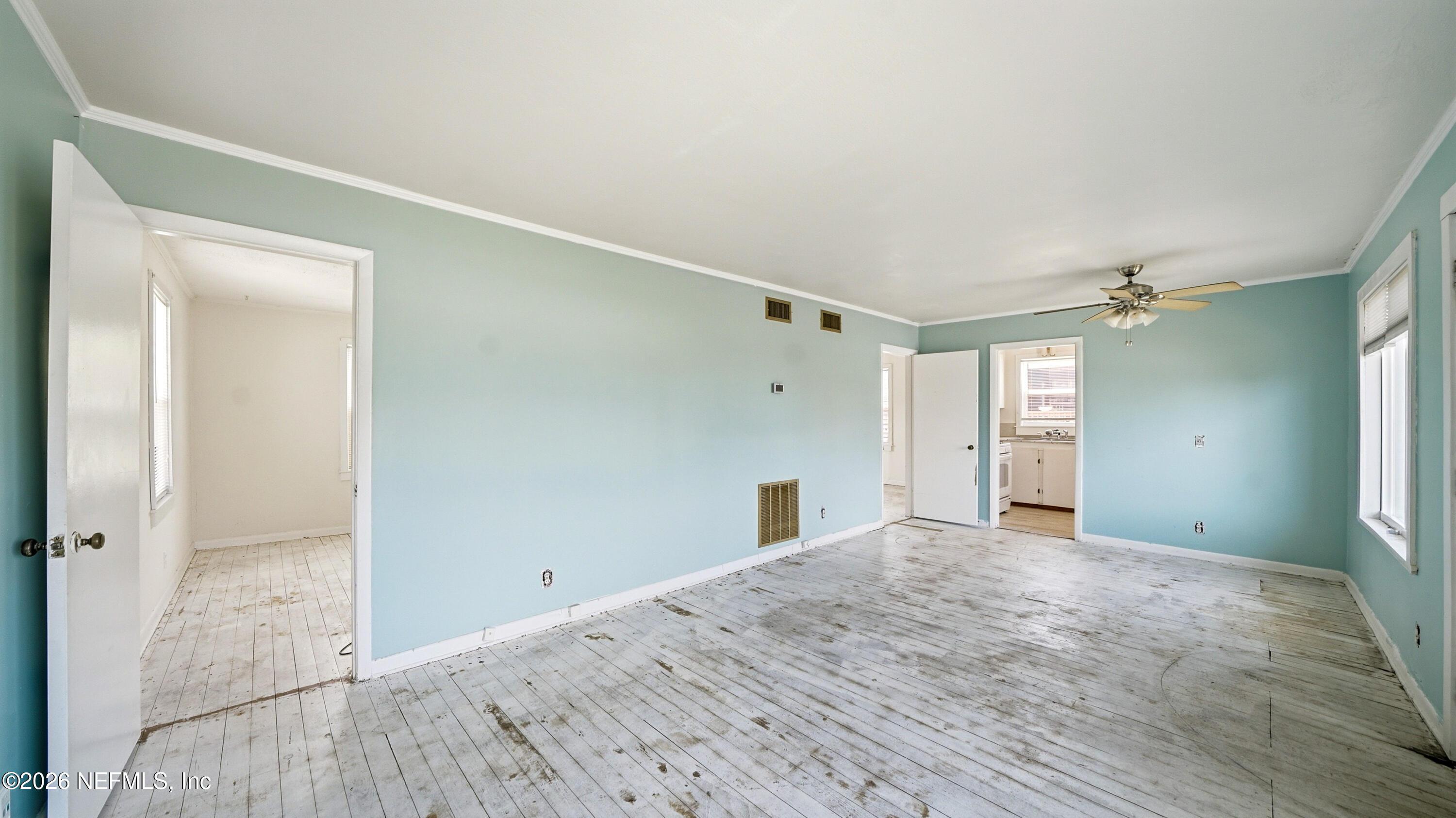 Image 4: 933 North Fletcher Avenue-4