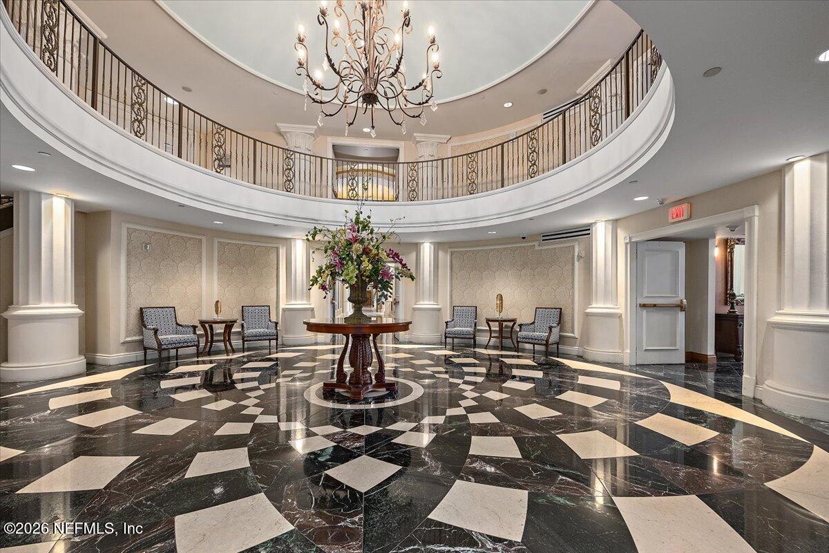 Image 2: 02-Lobby