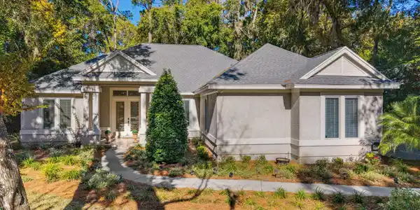 4 MOSS OAKS Drive