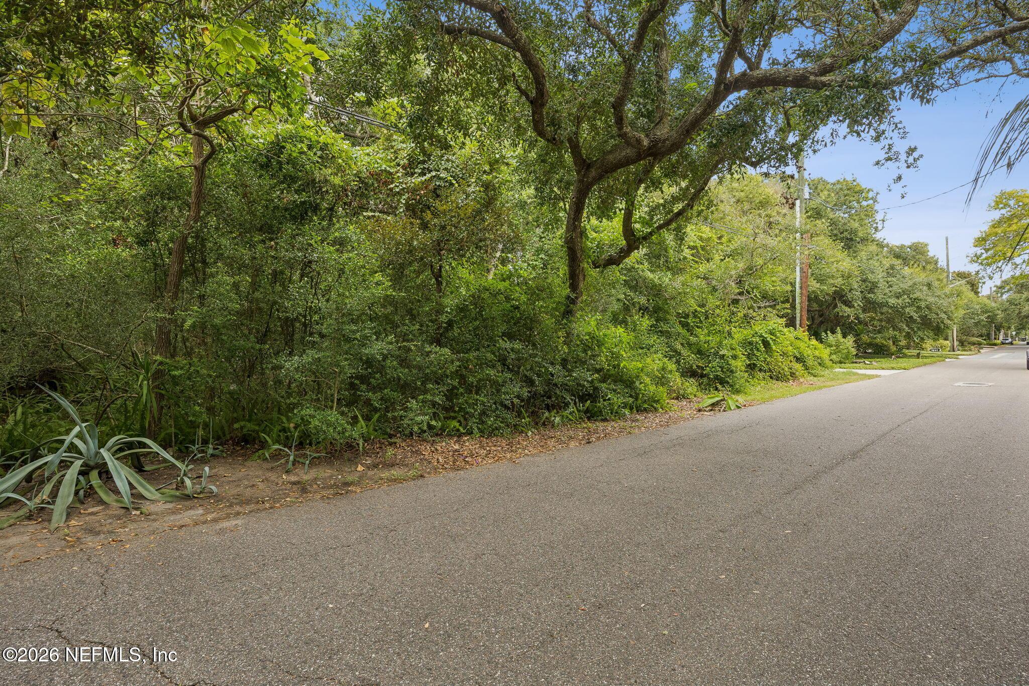 Image 4: 6-web-or-mls-1st Ave (2 of 38)