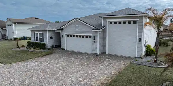 85425 FALL RIVER Parkway