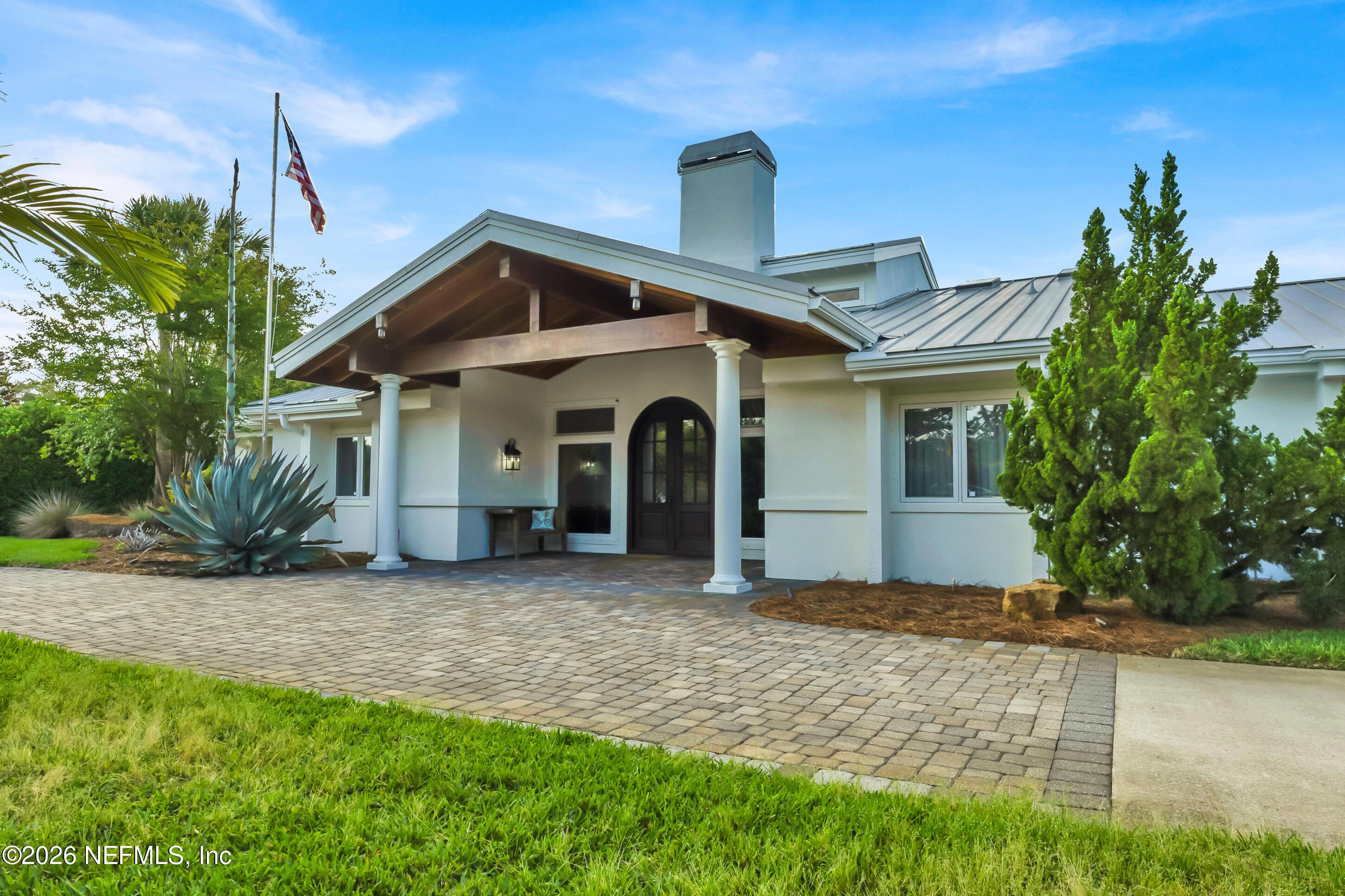 Image 2: Great curb appeal