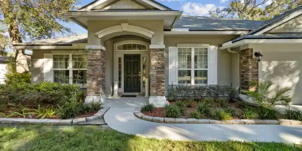 Image 4: 6-web-or-mls-5012 Karen St-13