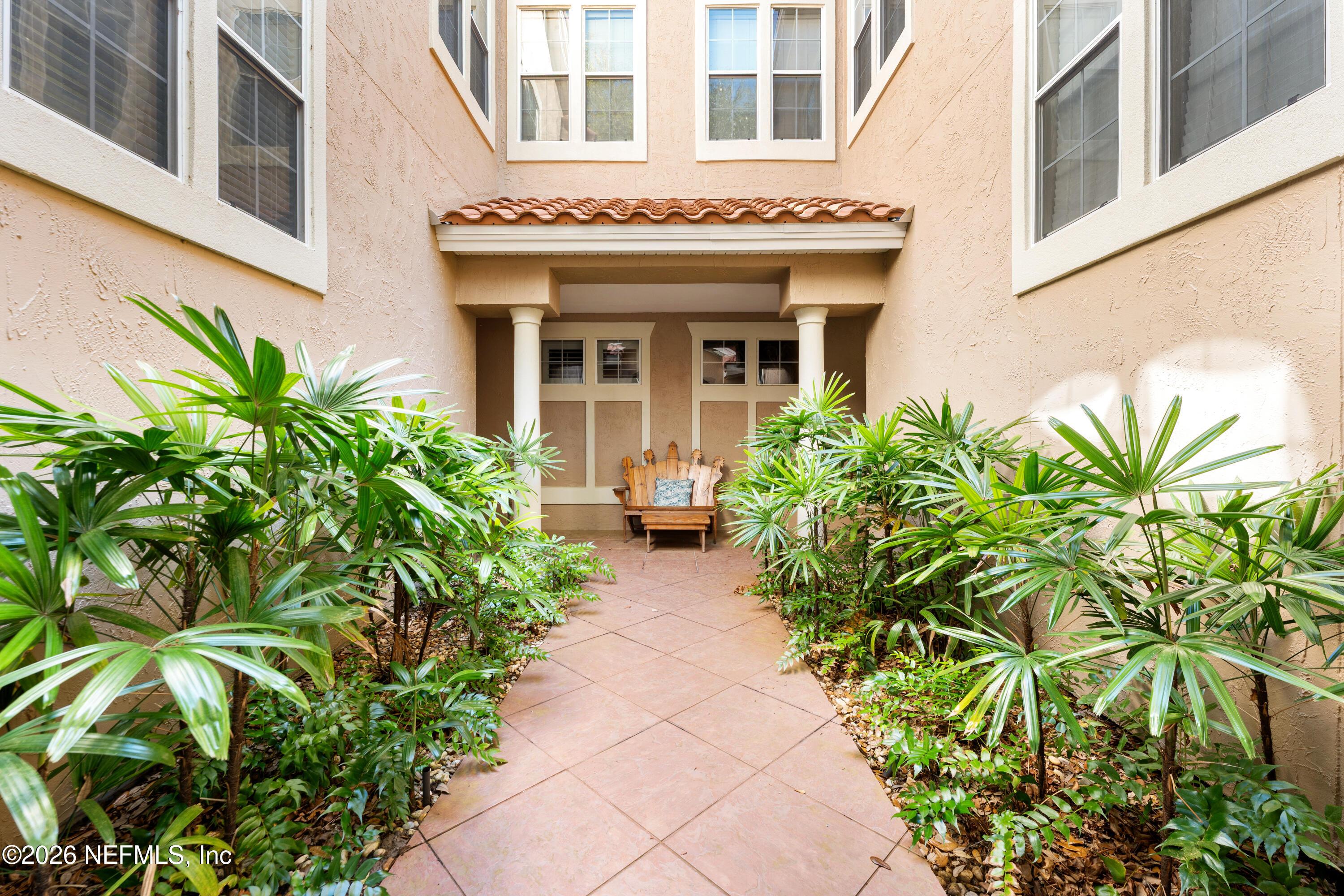 Image 3: Front Entry
