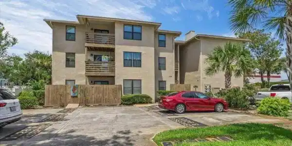 1028 4TH Street N