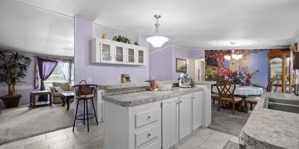 Image 2: 03 Kitchen