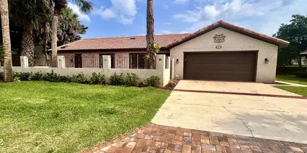 26 BERMUDA RUN Way