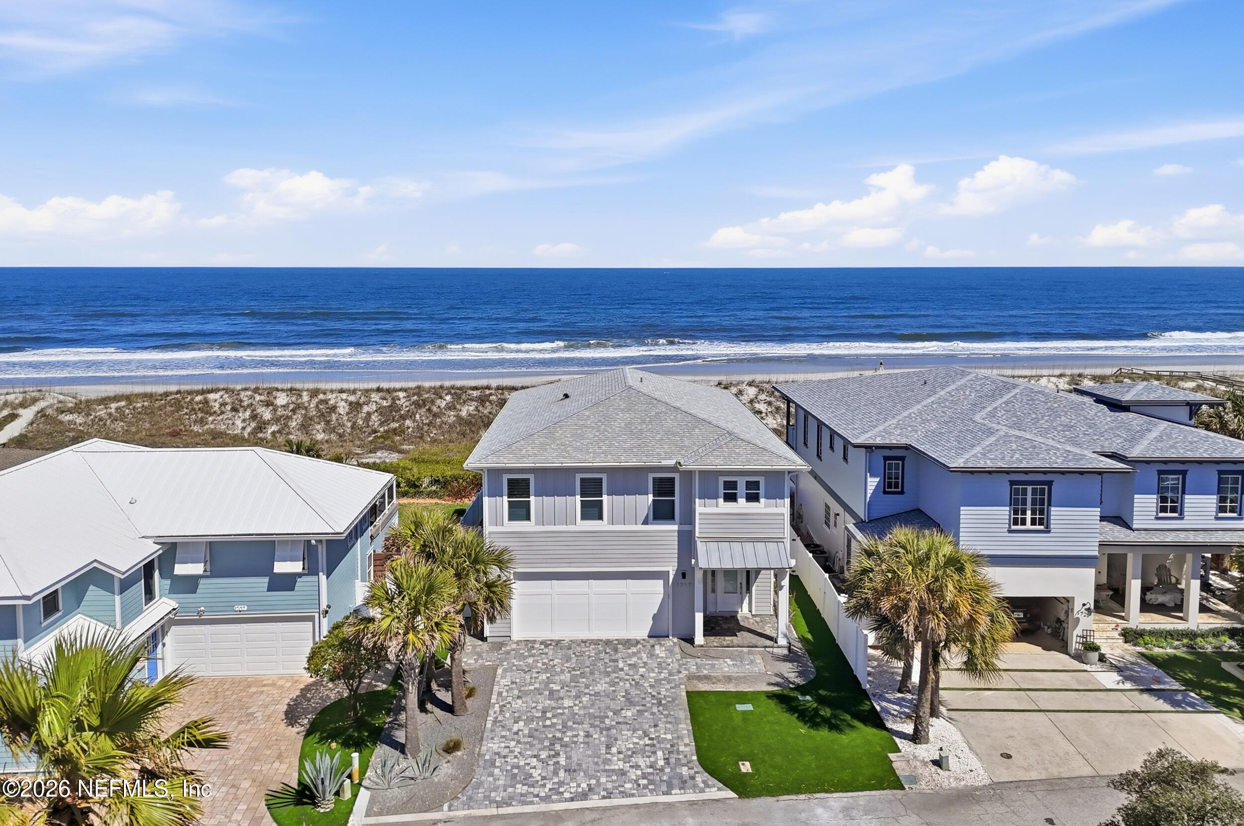 Image 3: Stunning Oceanfront Home!