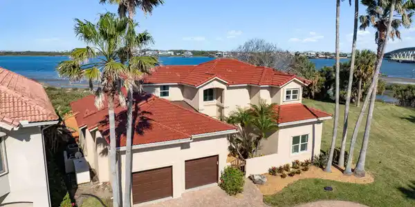 3736 HARBOR Drive