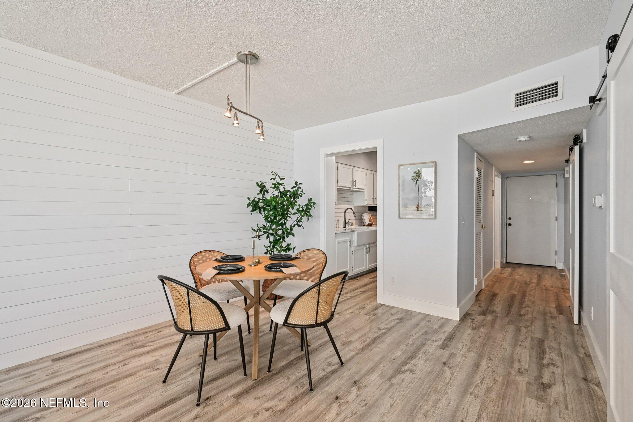 Image 3: 6-web-or-mls-S 1st St-S2801-006
