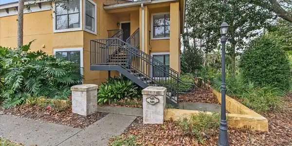 825 SHORELINE Circle