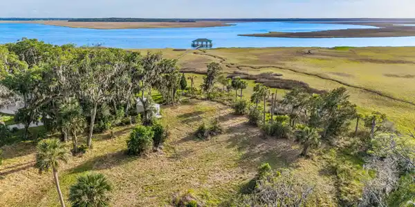 Image 3: 22-web-or-mls-22_94153 Palm Circle