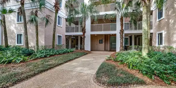 Image 2: 2-web-or-mls-52_2122 Beach Wood